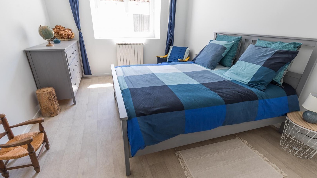 Photo of Bedroom in Eyres-Moncube