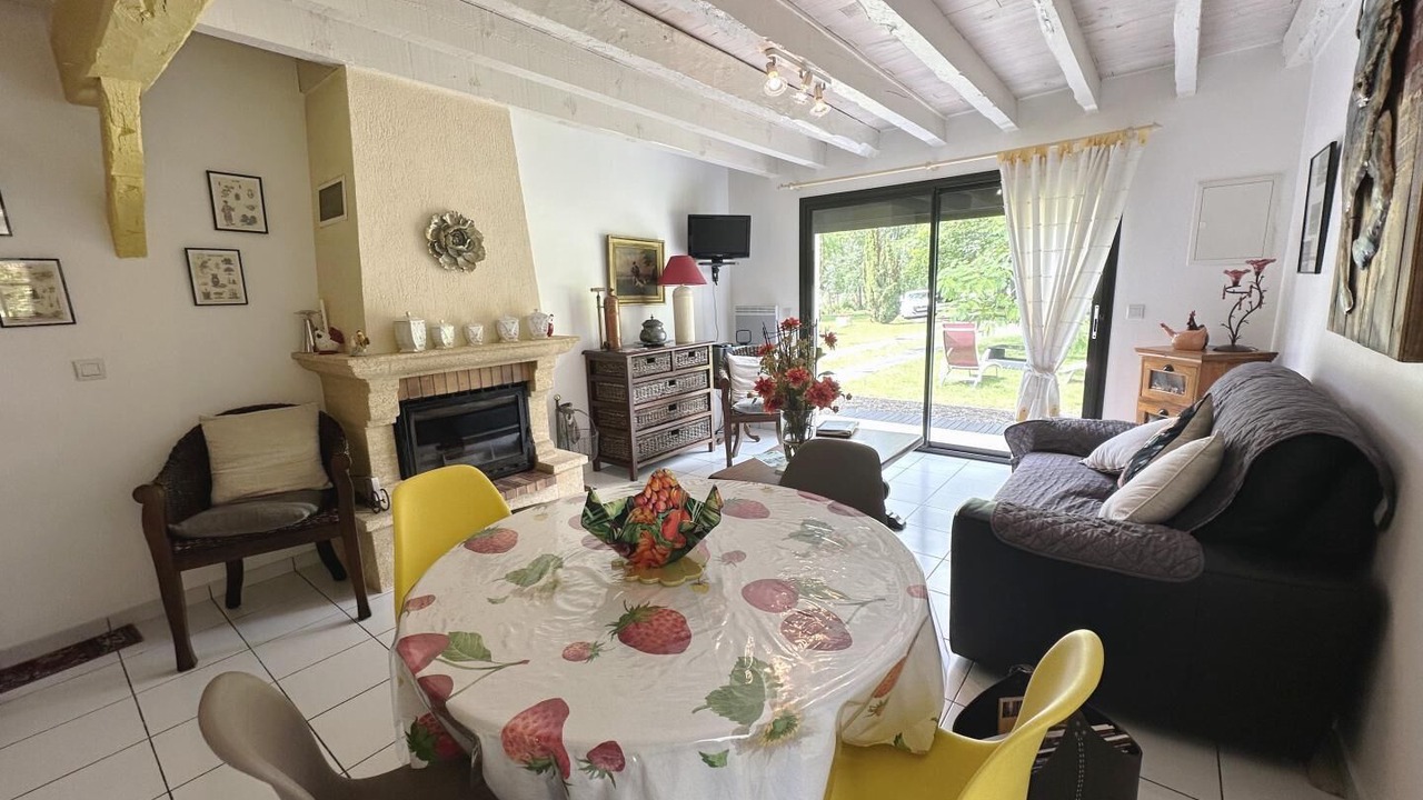 Photo of Livingroom in Arengosse