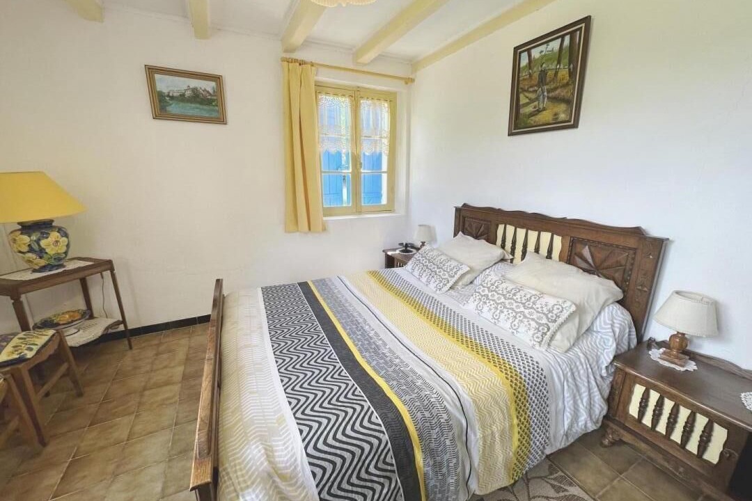 Photo of Bedroom in Vert