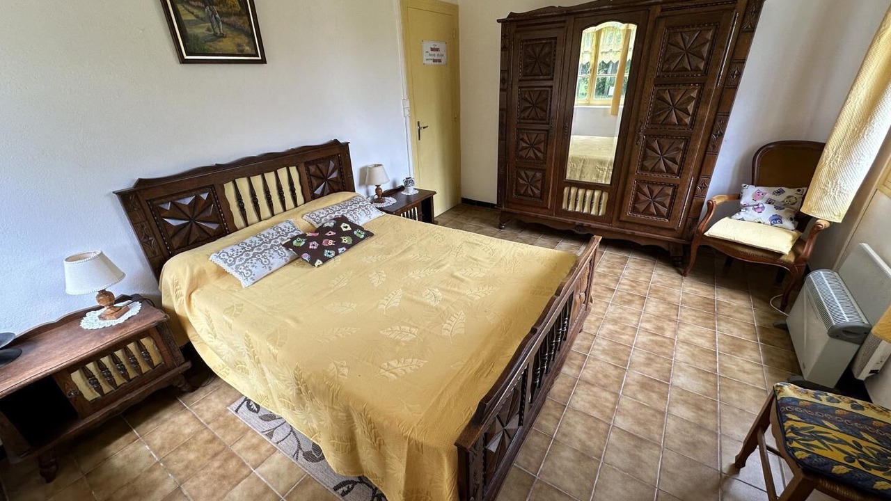 Photo of Bedroom in Vert