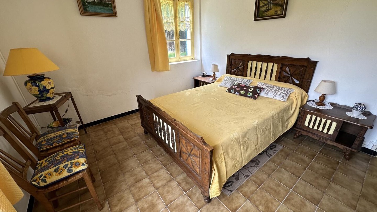 Photo of Bedroom in Vert