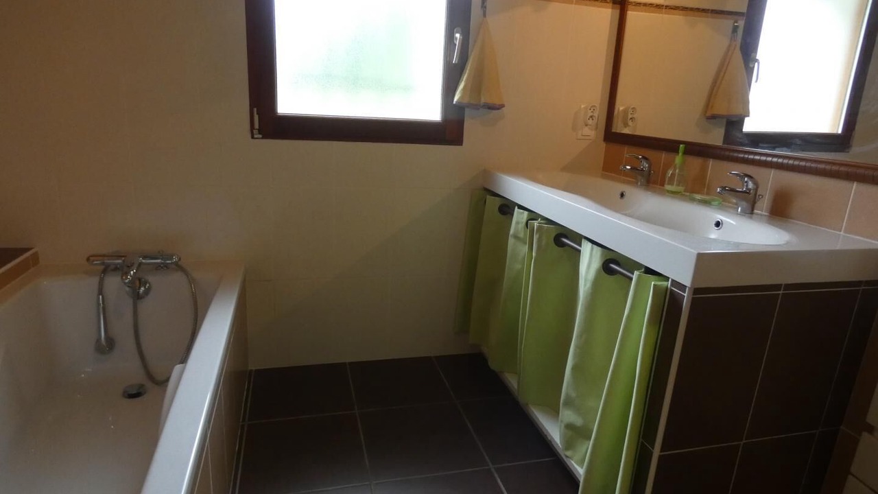 Photo of Bathroom in Goos