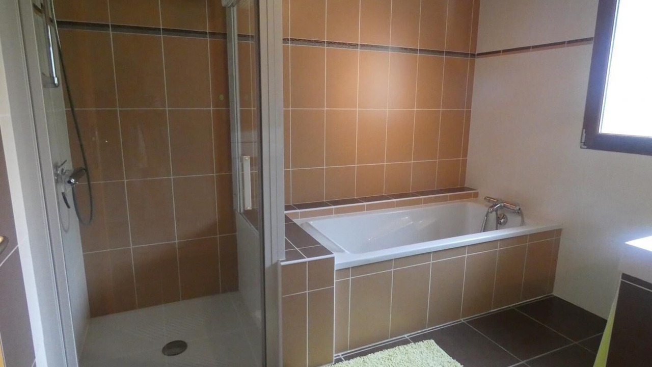 Photo of Bathroom in Goos