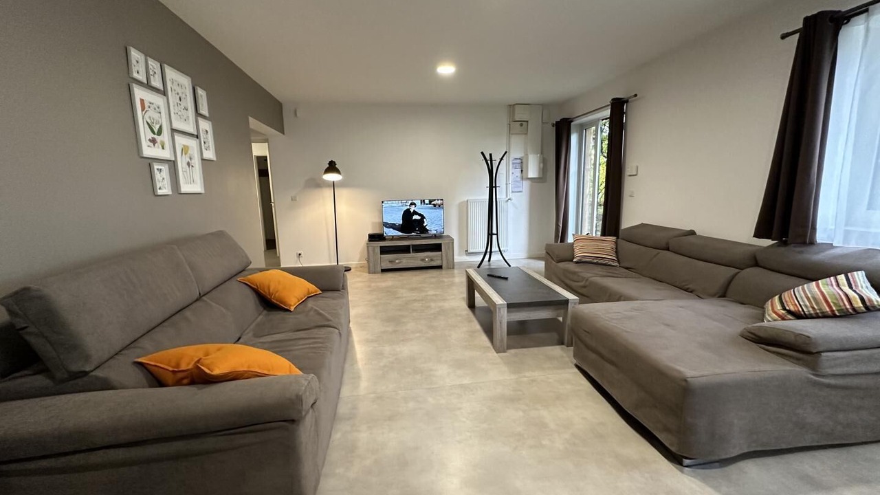 Photo of Livingroom in Arjuzanx