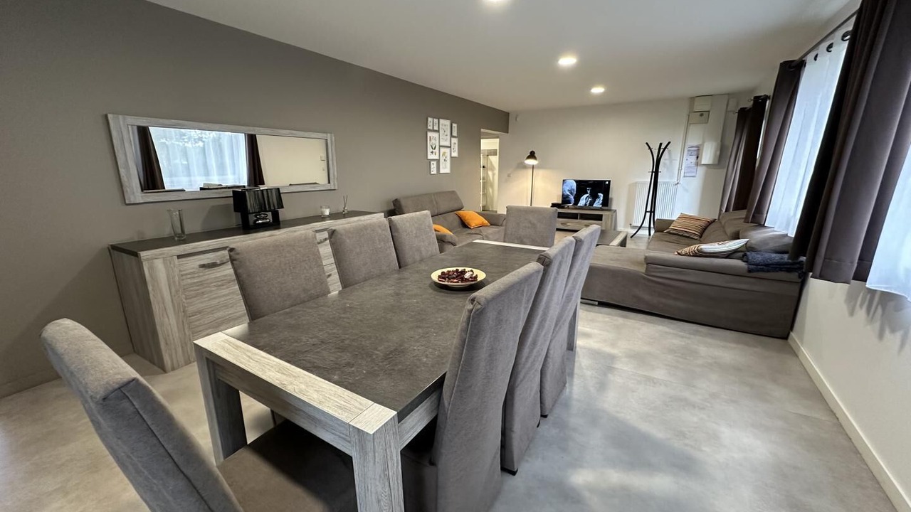 Photo of Livingroom in Arjuzanx