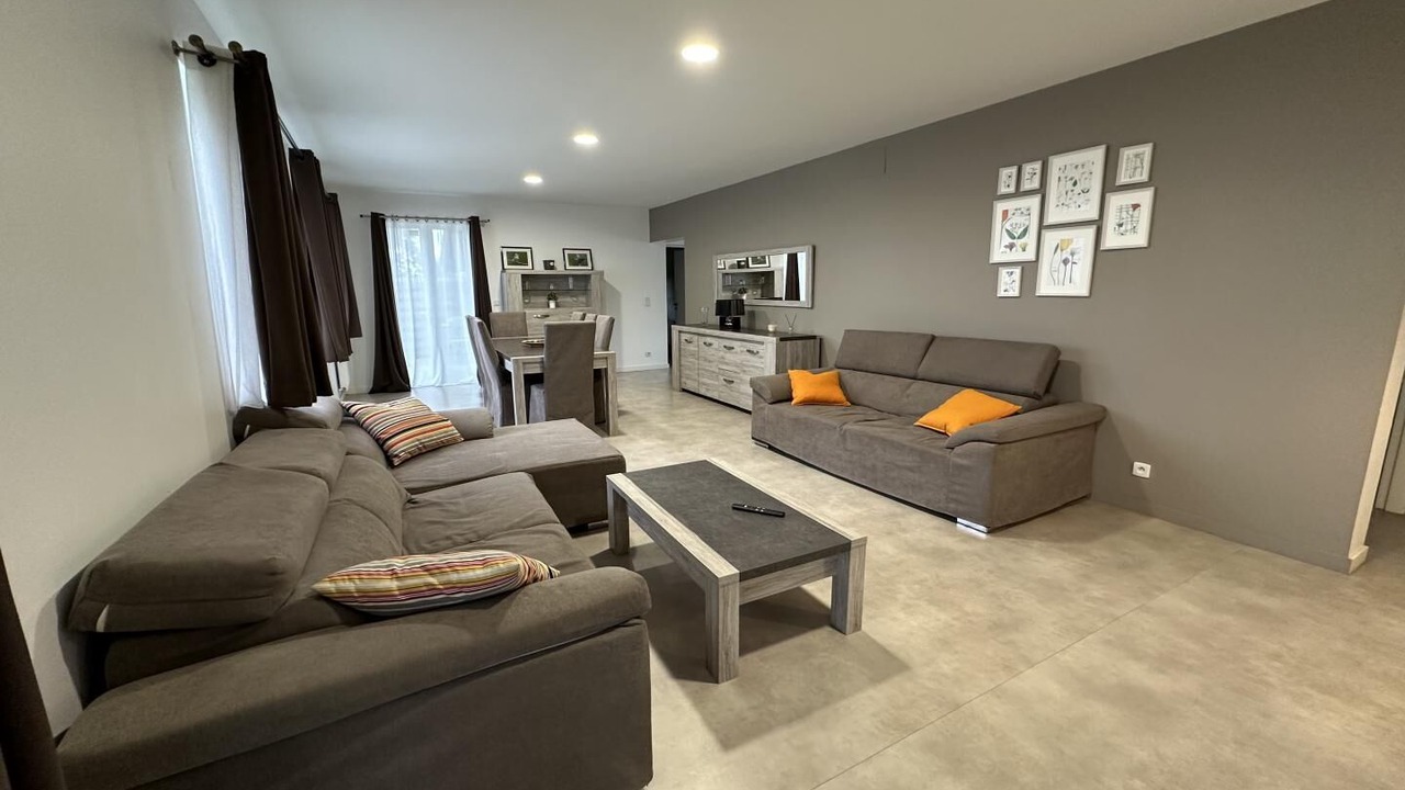 Photo of Livingroom in Arjuzanx