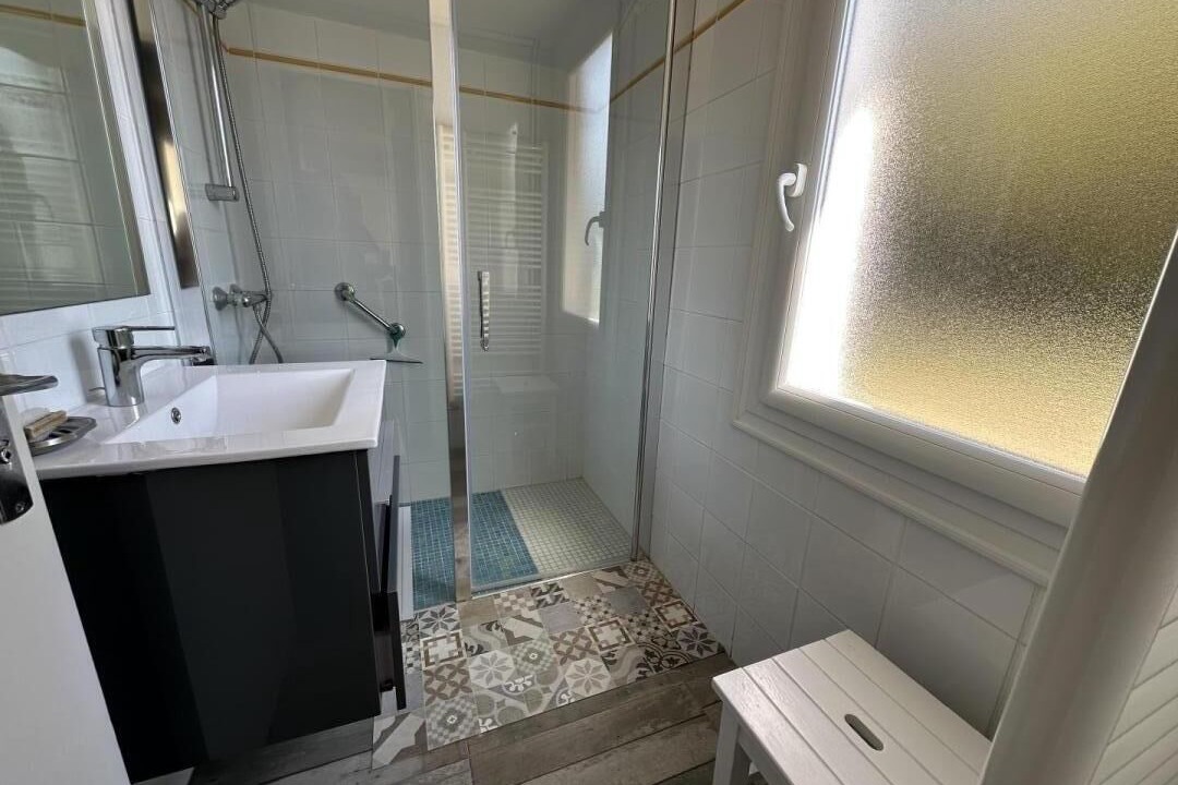 Photo of Bathroom in Hinx