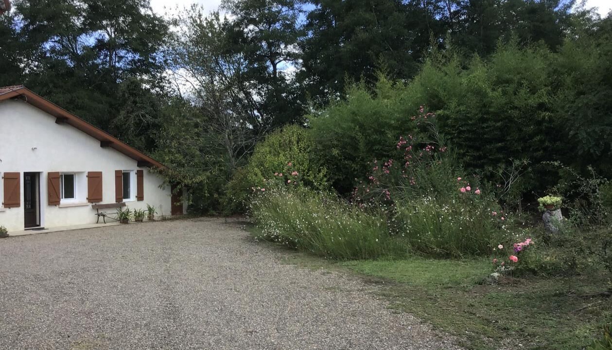 Photo of Outdoor in Hinx