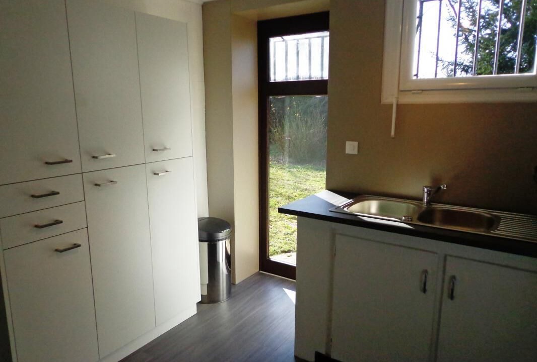 Photo of Others in Hinx