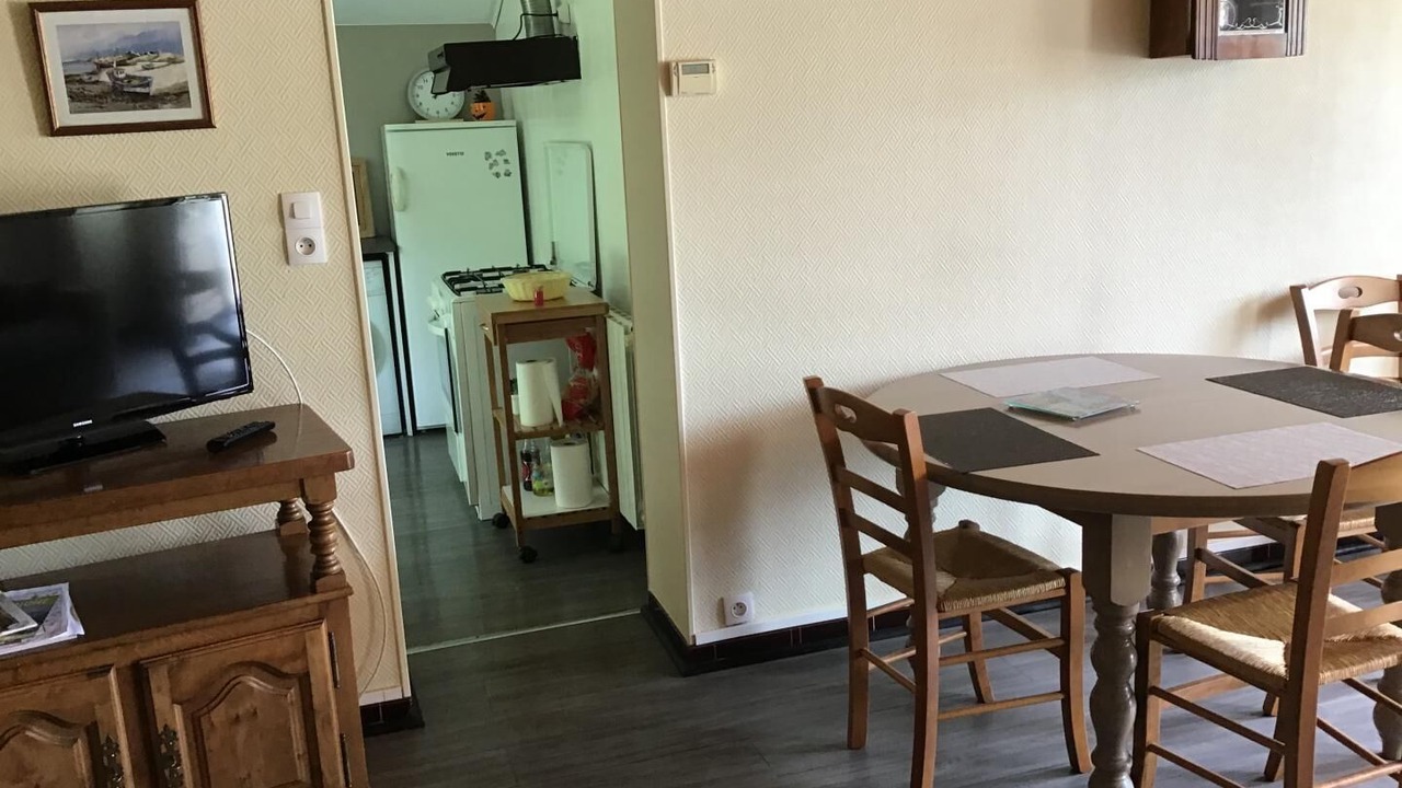 Photo of Others in Hinx