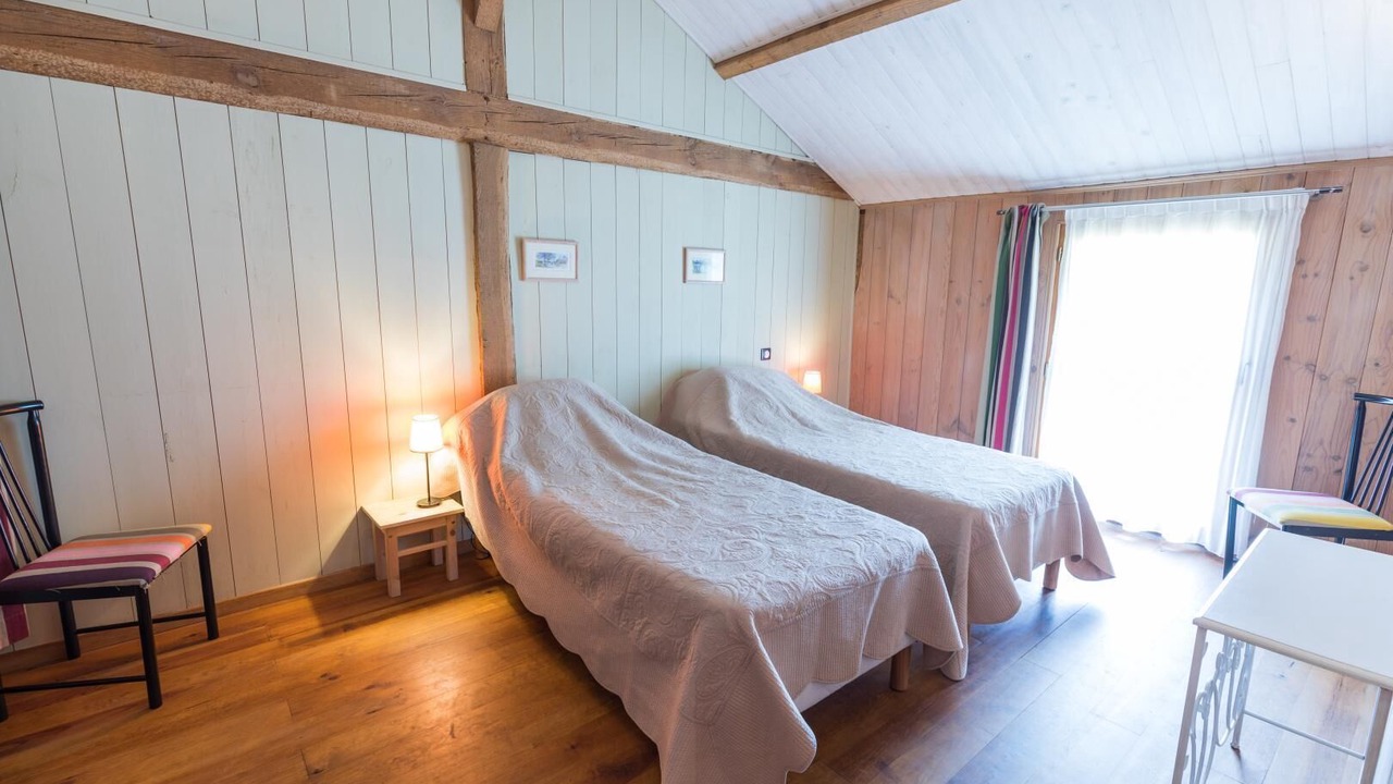 Photo of Bedroom in Vert