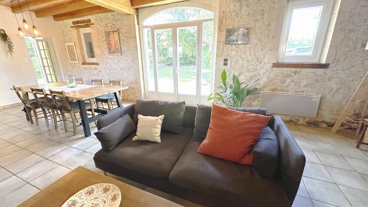 Photo of Livingroom in Larbey