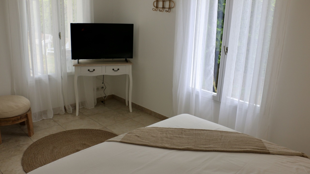 Photo of Bedroom in Mandelieu-la-Napoule Beach