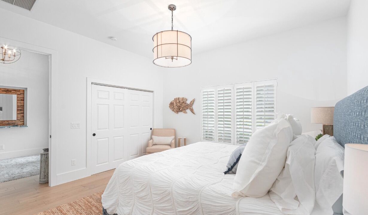 Photo of Bedroom in Portlock