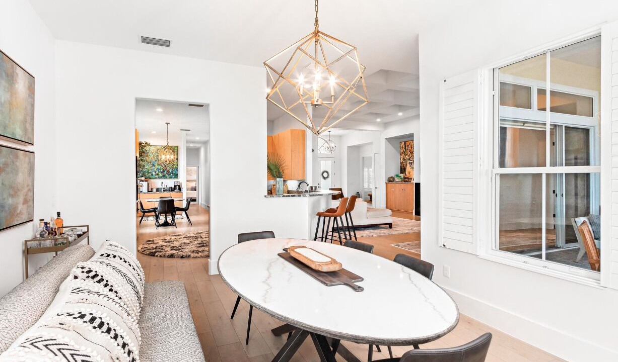 Photo of Livingroom in Portlock