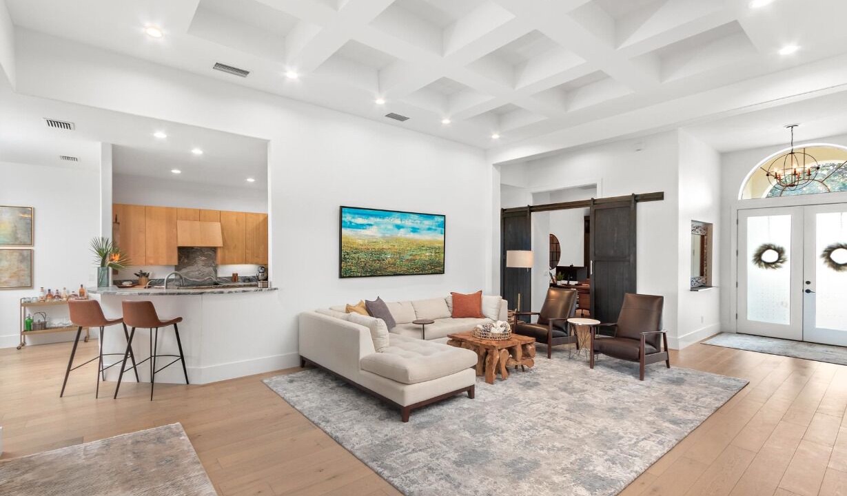 Photo of Livingroom in Portlock