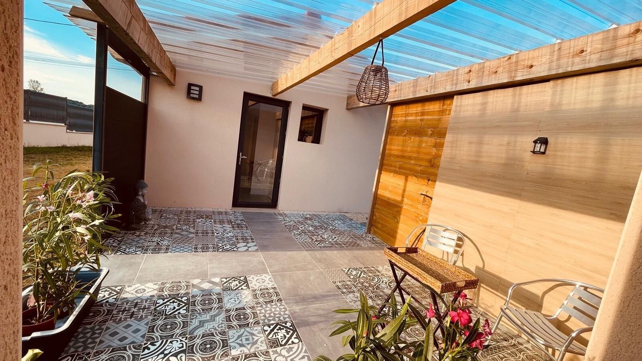 Photo of Patio Balcony in Tuzaguet