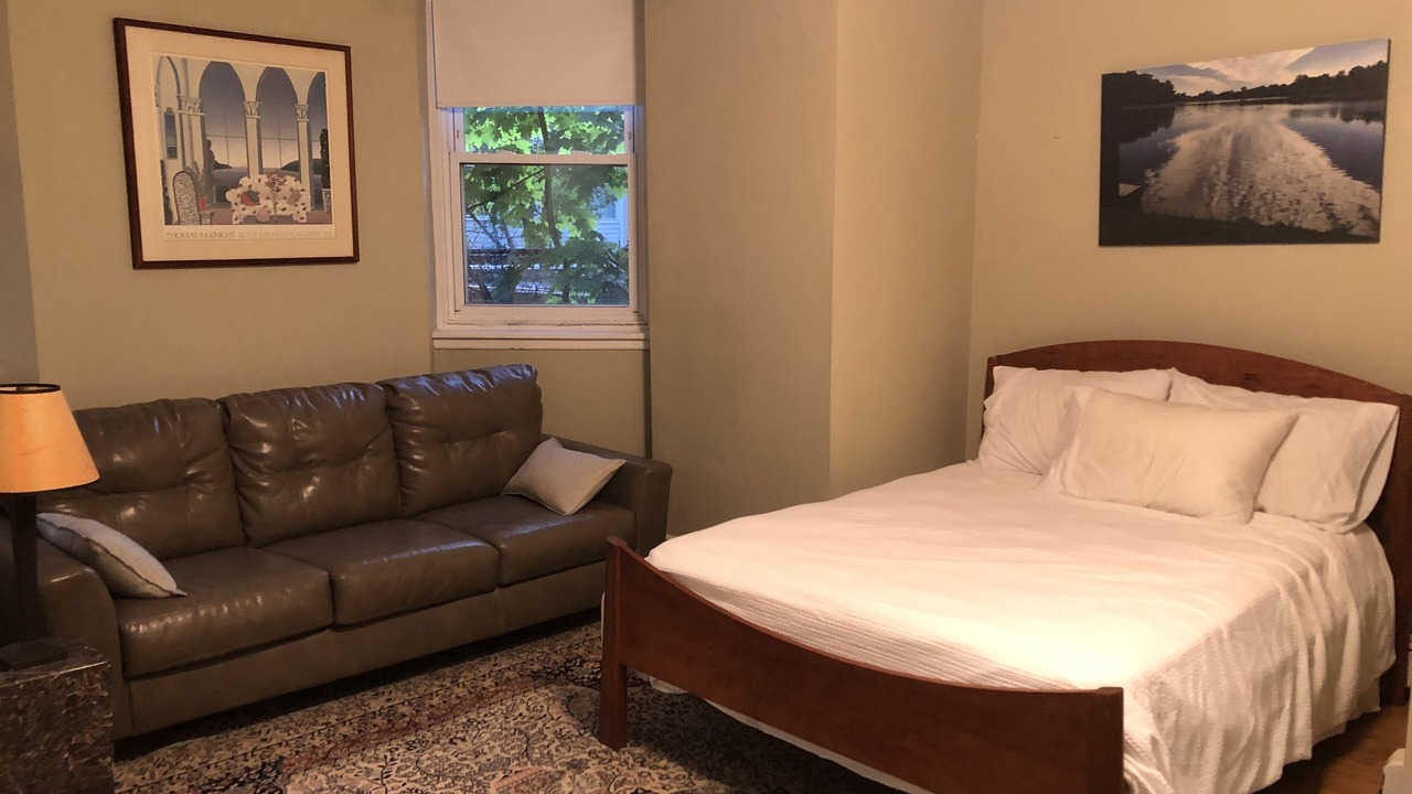 Photo of Bedroom in Cleveland Circle