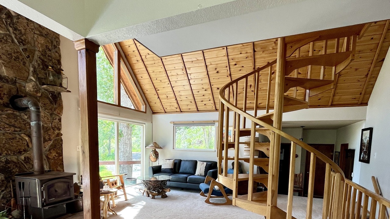 Photo of Livingroom in Collbran