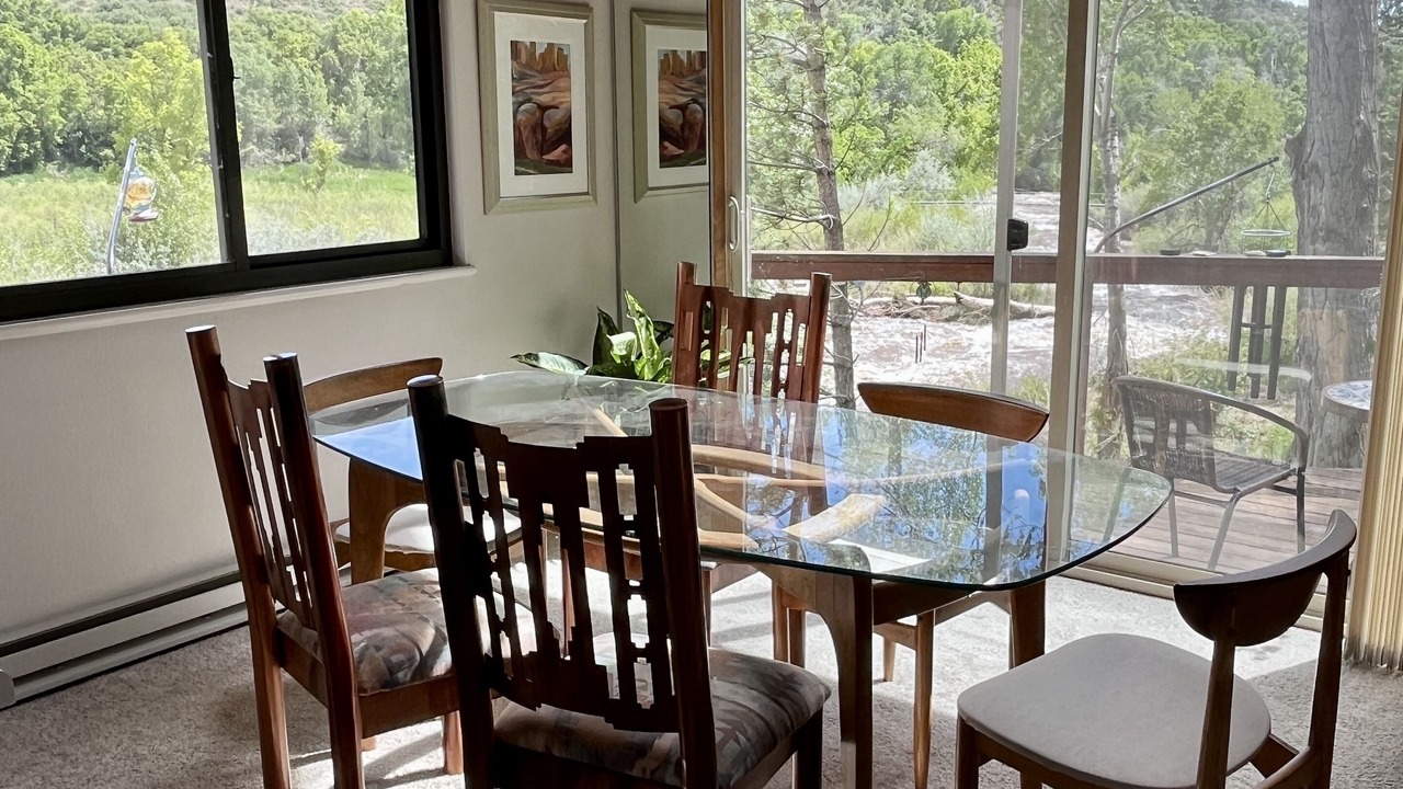 Photo of Livingroom in Collbran