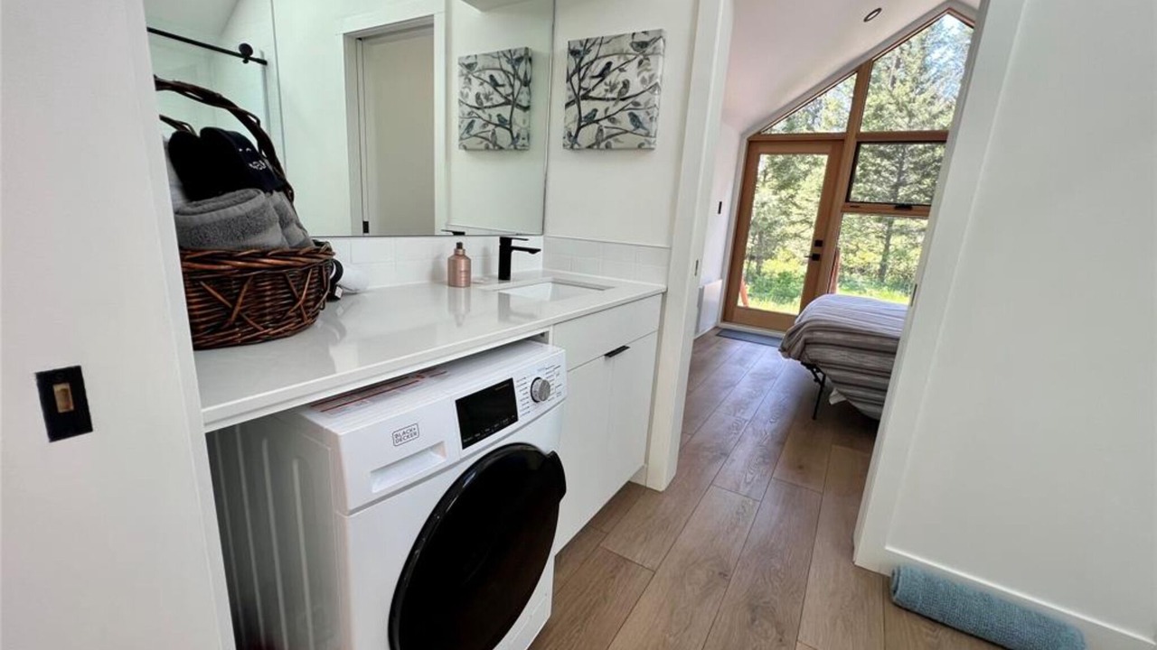 Photo of Others in Ronan