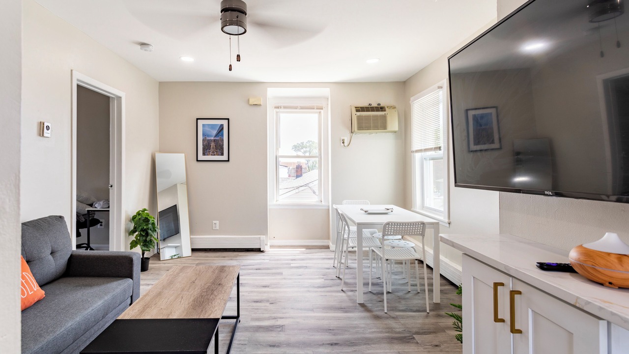 Photo of Livingroom in Bethpage
