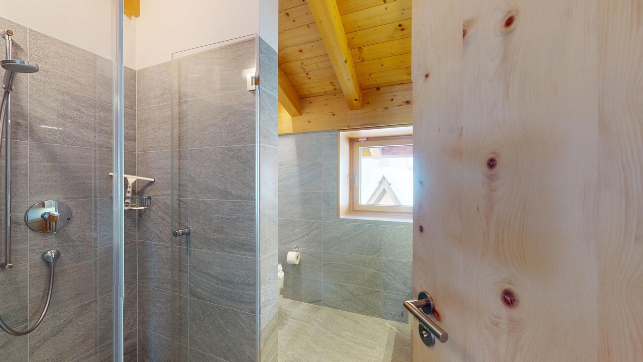 Photo of Bathroom in Madulain