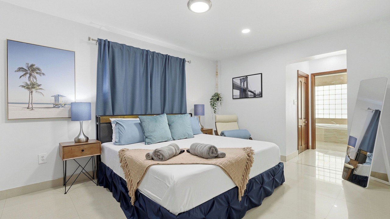 Photo of Bedroom in Ludlam