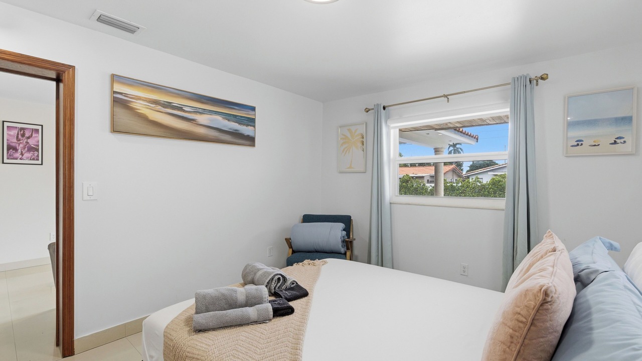 Photo of Bedroom in Ludlam