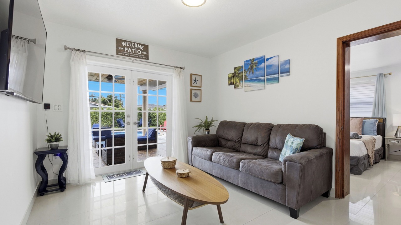 Photo of Livingroom in Ludlam