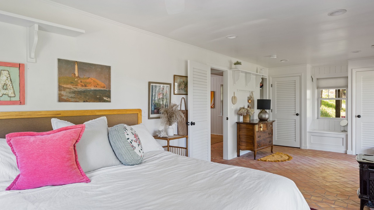 Photo of Bedroom in East Orleans