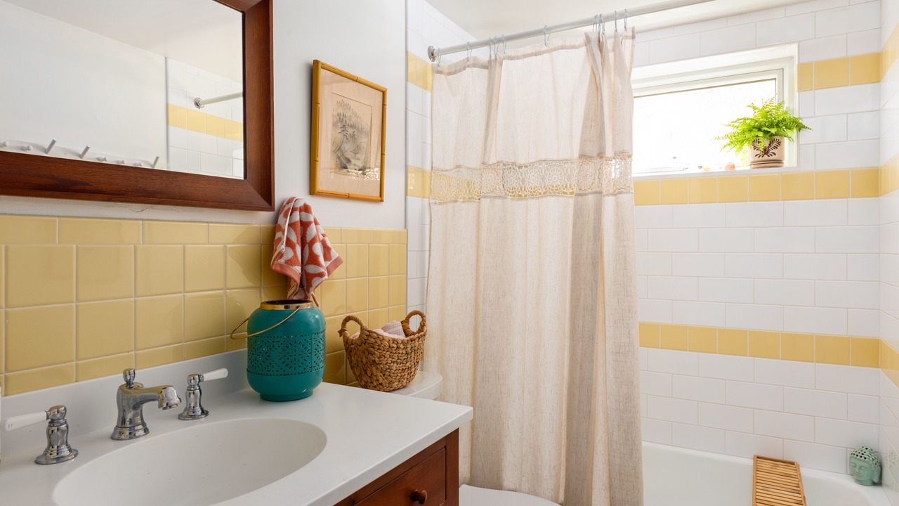 Photo of Bathroom in East Orleans