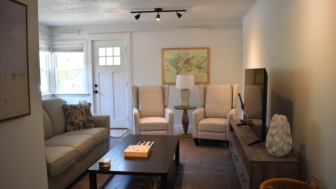 Photo of Livingroom in Montague