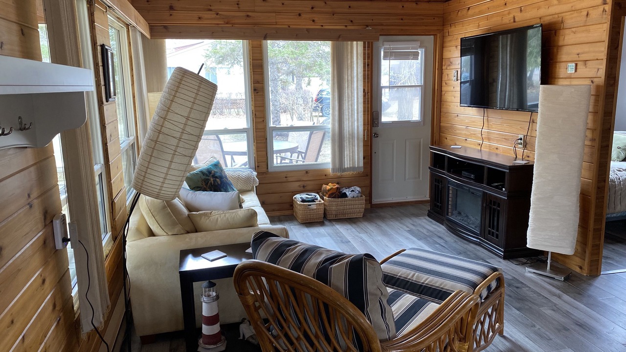 Photo of Livingroom in Grand Beach