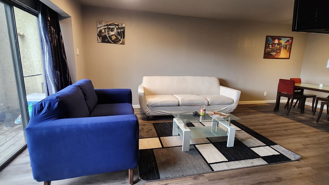 Photo of Livingroom in Las Colinas