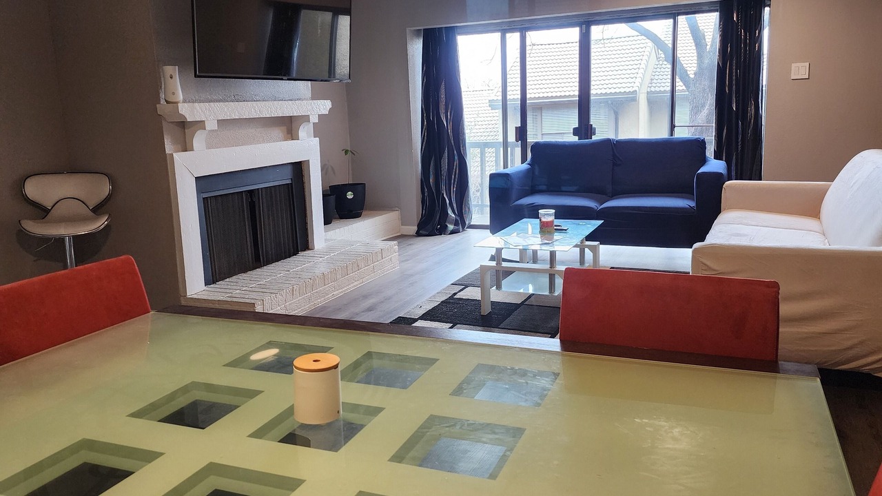 Photo of Livingroom in Las Colinas