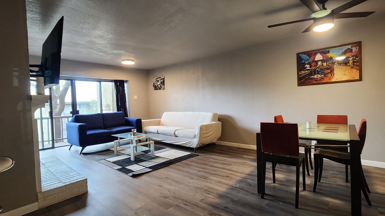 Photo of Livingroom in Las Colinas