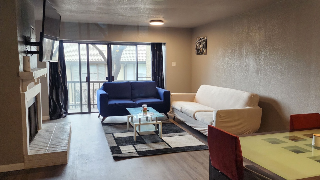 Photo of Livingroom in Las Colinas