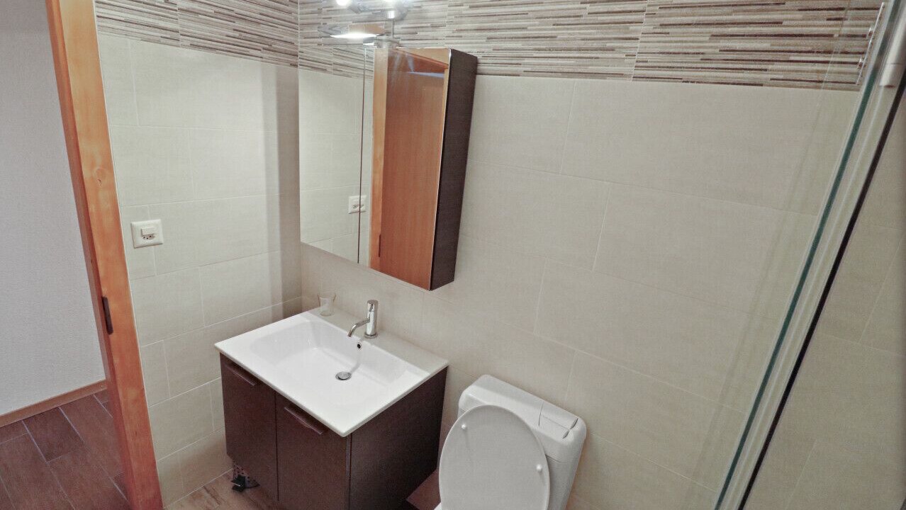 Photo of Bathroom in Vex