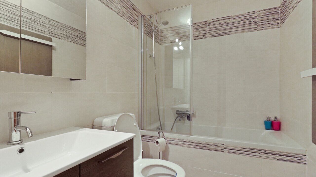 Photo of Bathroom in Vex