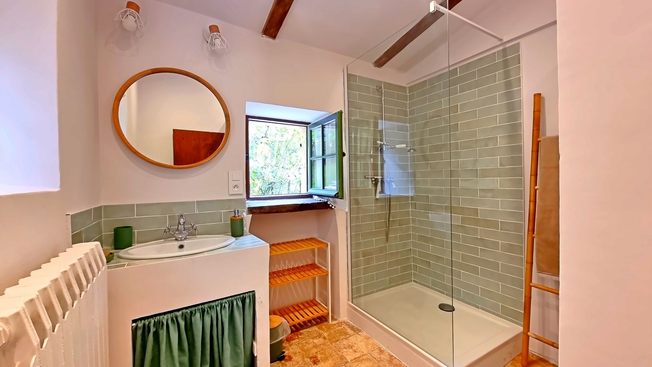 Photo of Bathroom in Aurel