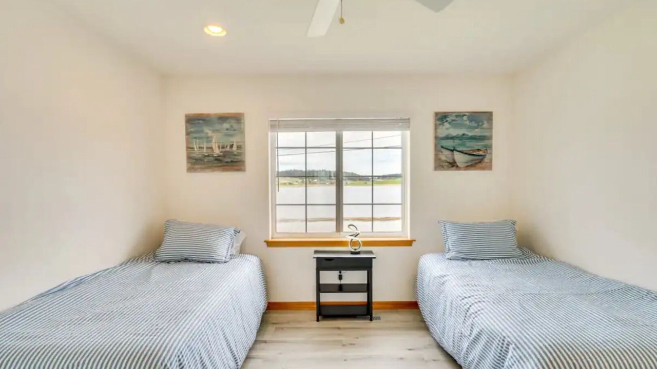 Photo of Bedroom in Oak Harbor