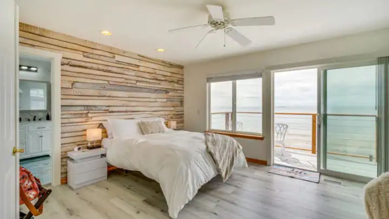 Photo of Bedroom in Oak Harbor