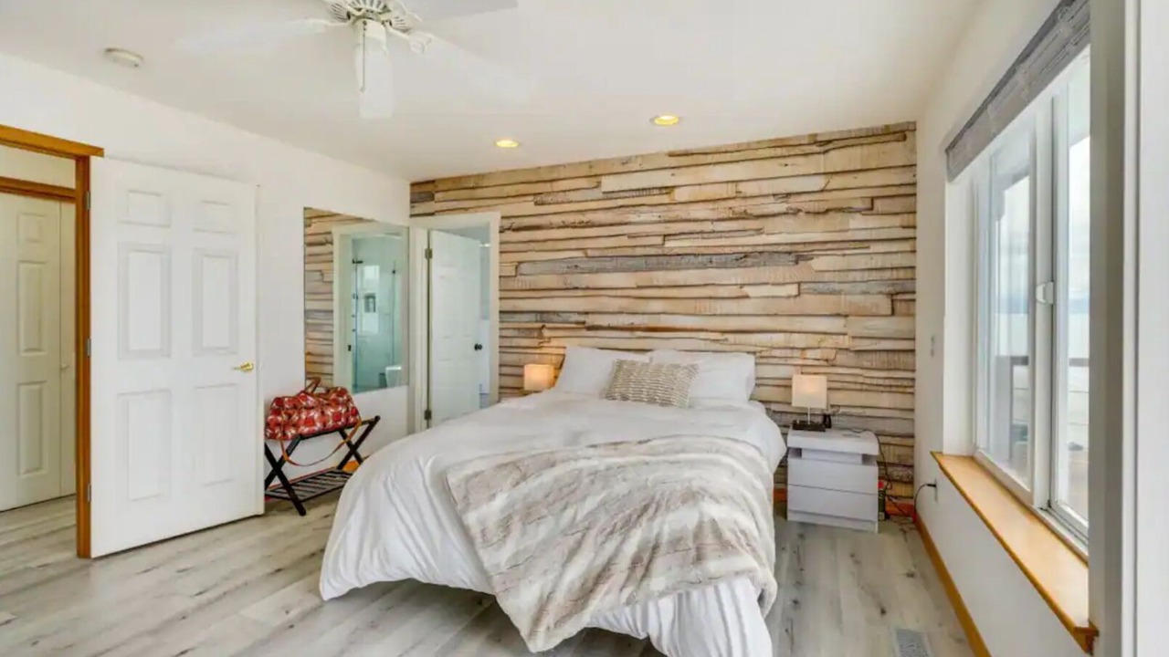Photo of Bedroom in Oak Harbor