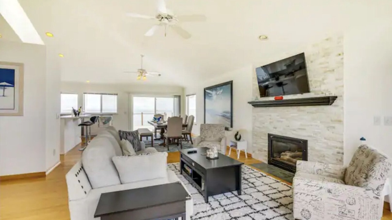 Photo of Livingroom in Oak Harbor