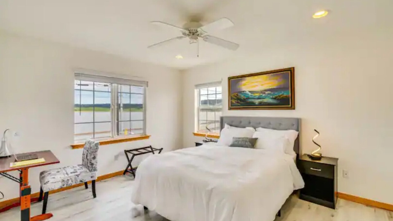 Photo of Bedroom in Oak Harbor