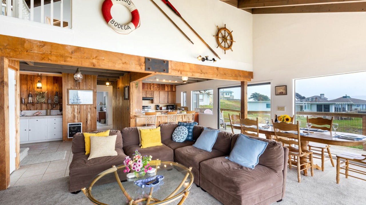 Photo of Livingroom in Dillon Beach