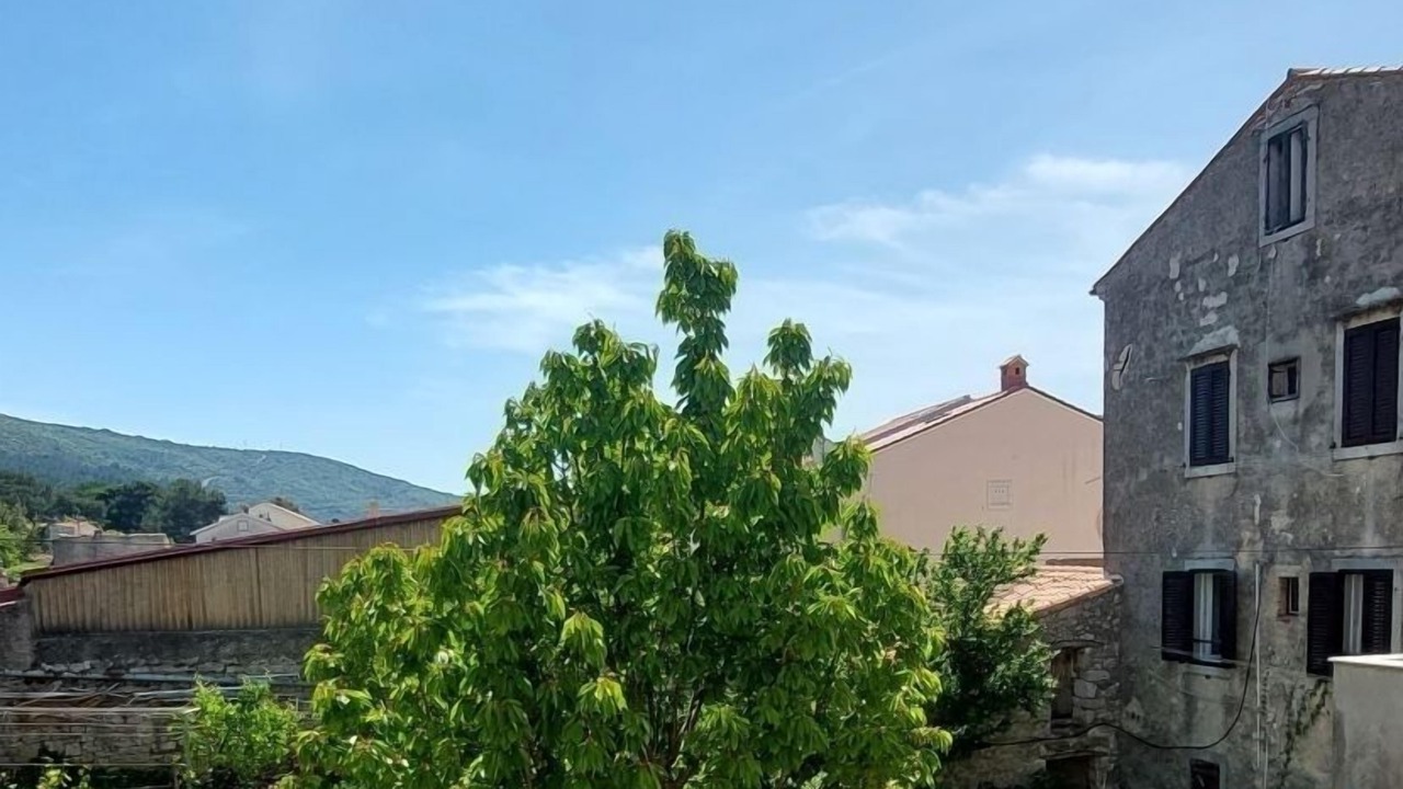 Photo of Outdoor in Cres