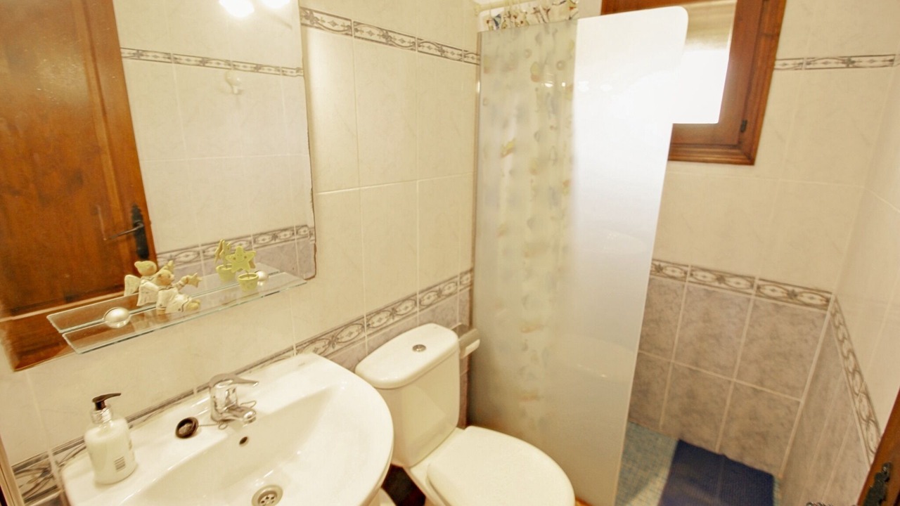 Photo of Bathroom in Lliber