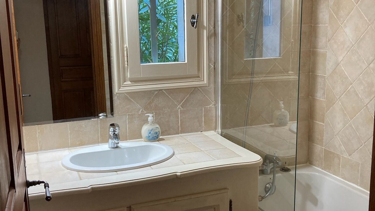 Photo of Bathroom in Saint-Andre-d'Olerargues